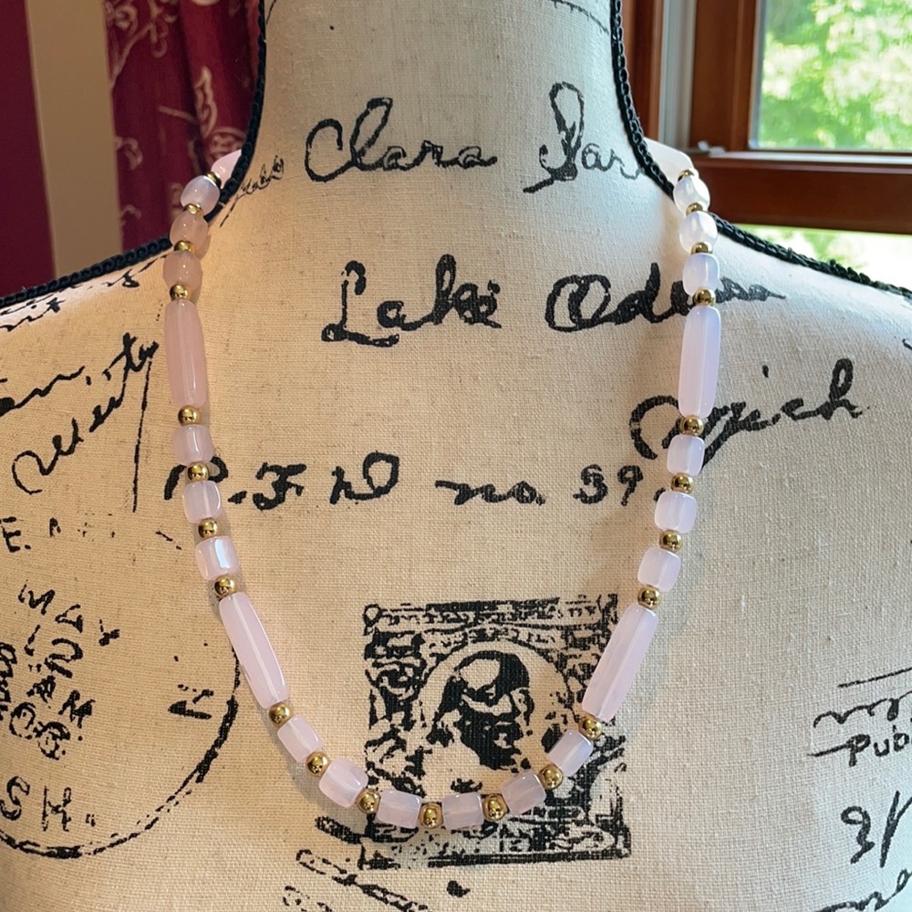 Trifari pink lucite bead and gold  tone bead necklace 24”